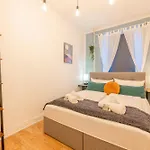 Urban Retreat By Awesome شقة كاسيل